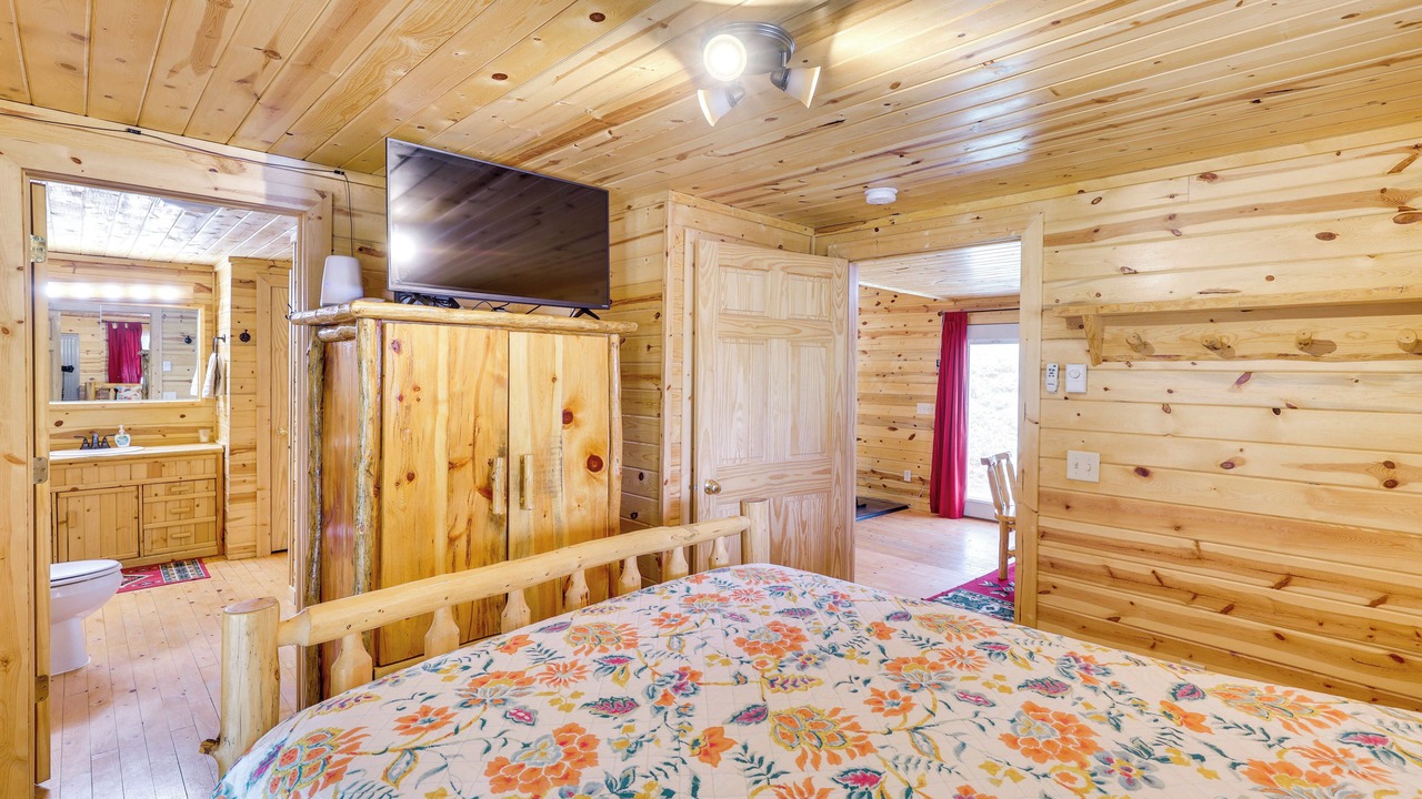 Photo of Bedroom in Deadwood