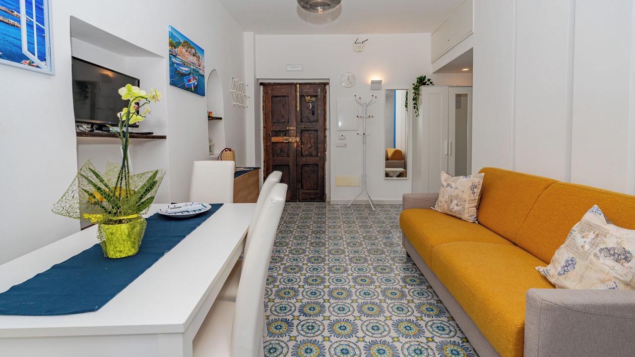 Photo of Livingroom in Minori