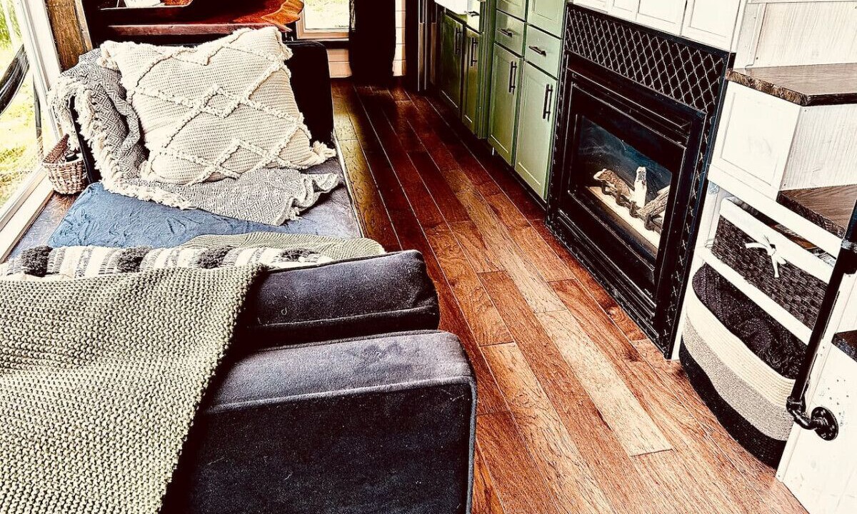 Photo of Livingroom in Burbank