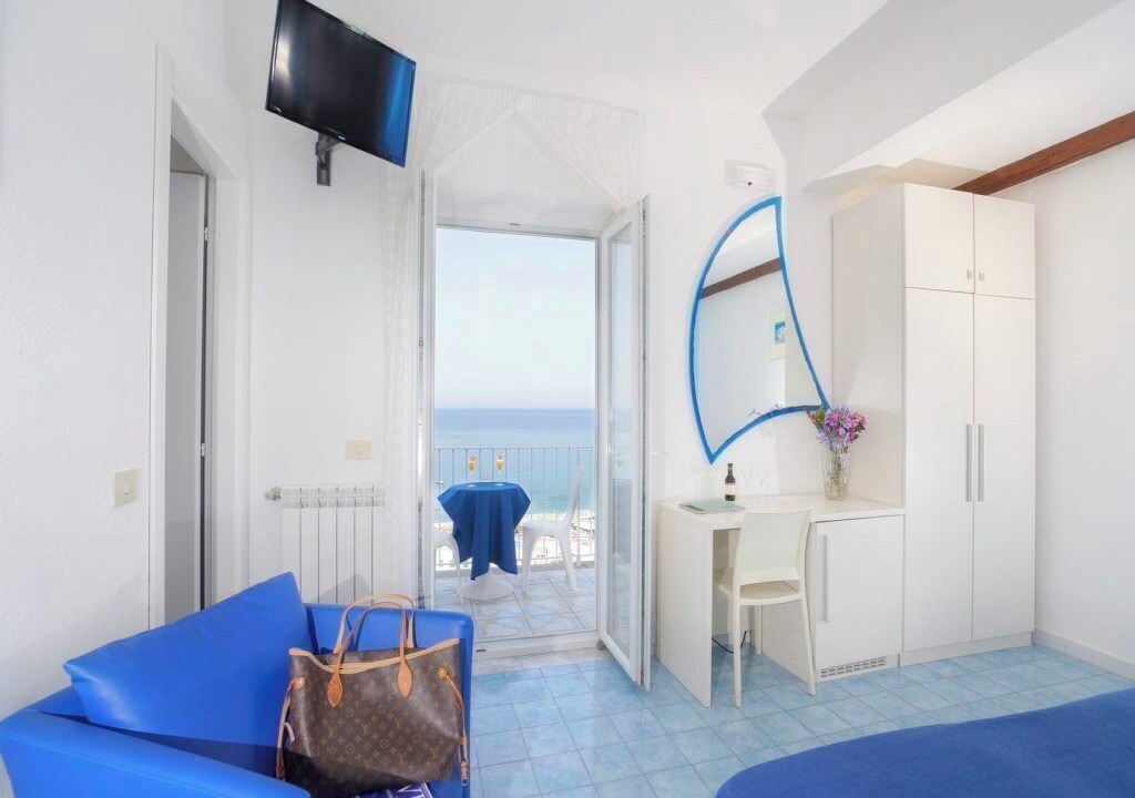 Photo of Bedroom in Forio