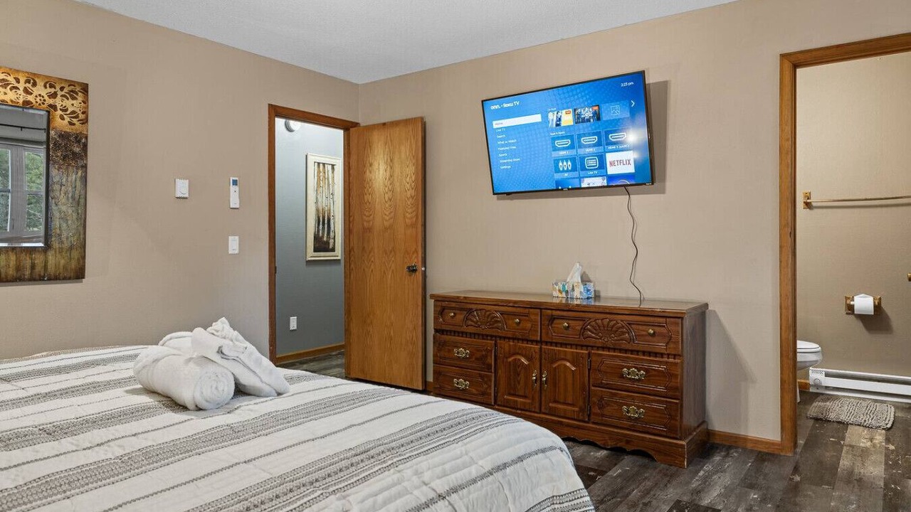 Photo of Bedroom in Colonial Pine Hills