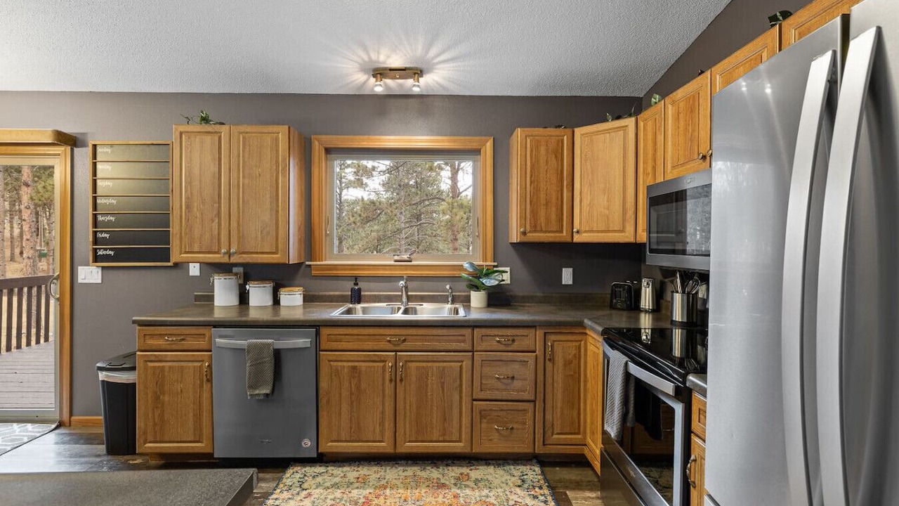 Photo of Kitchen in Colonial Pine Hills