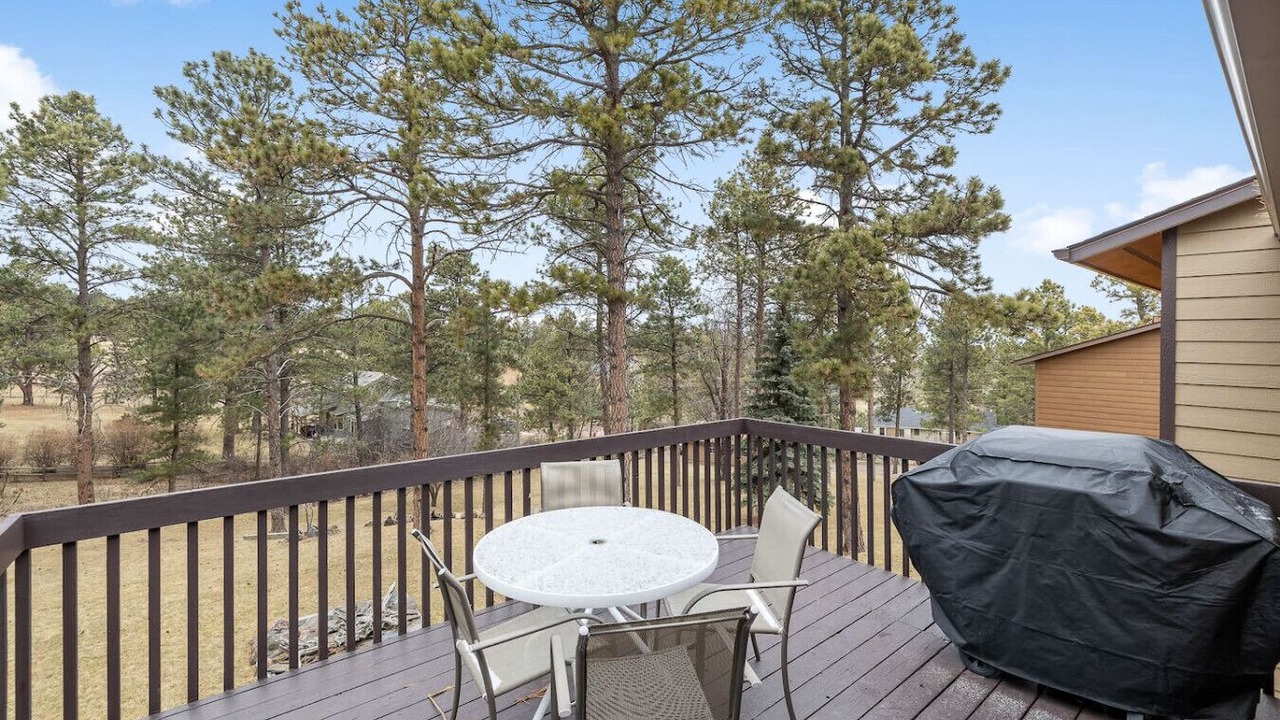 Photo of Outdoor in Colonial Pine Hills