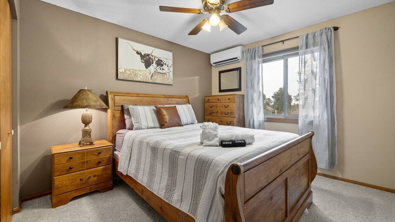 Photo of Bedroom in Colonial Pine Hills