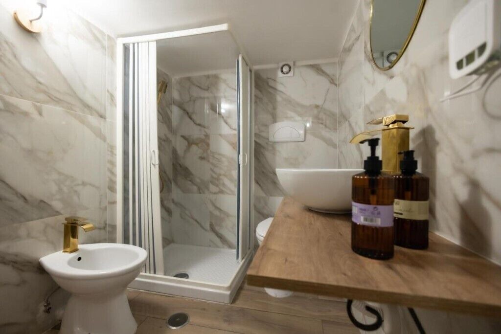 Photo of Bathroom in Naples City Centre