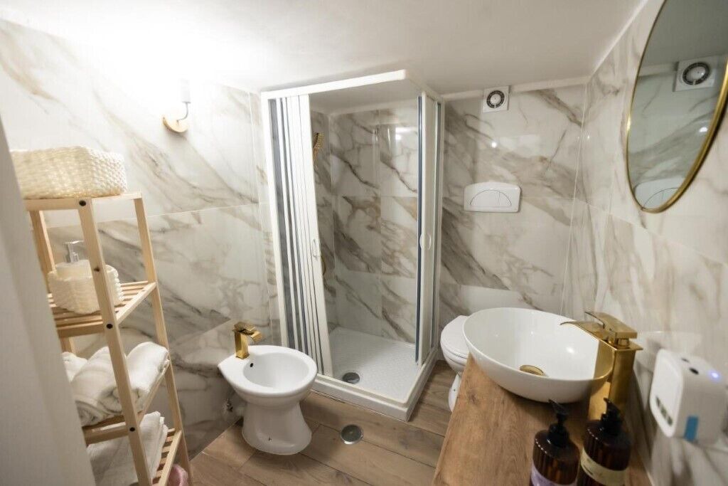 Photo of Bathroom in Naples City Centre