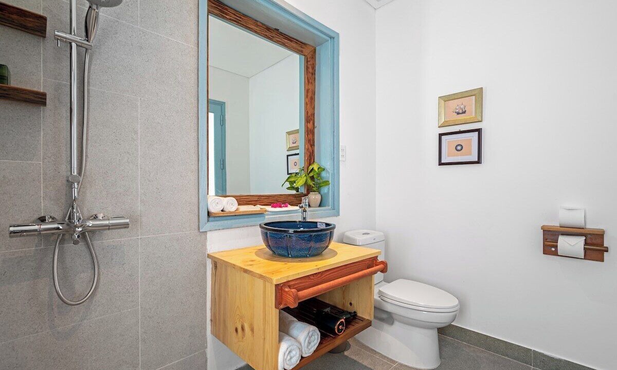 Photo of Bathroom in Cua Đai