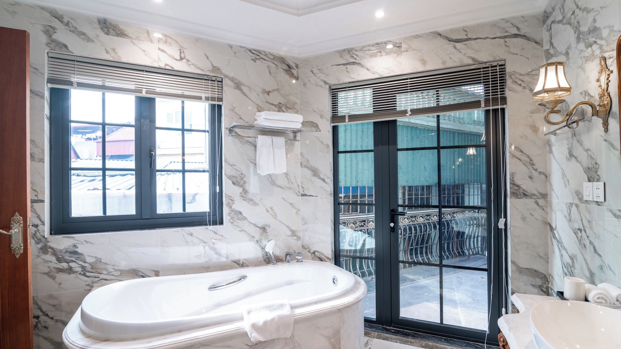 Photo of Bathroom in Tay Ho