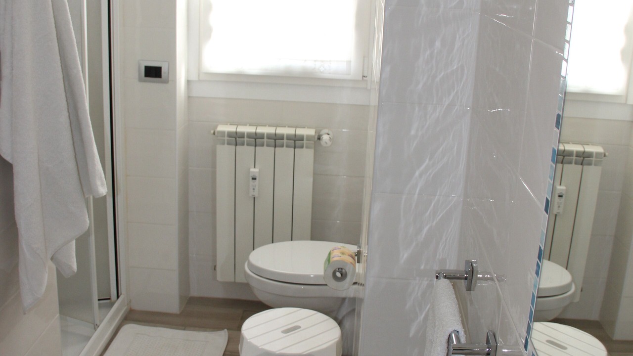Photo of Bathroom in Quartiere XXXIV Lido di Ostia Levante
