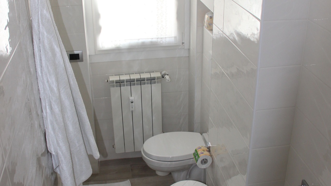Photo of Bathroom in Quartiere XXXIV Lido di Ostia Levante