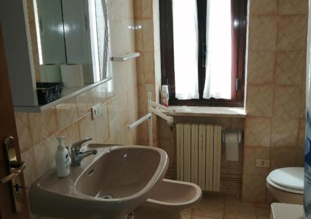Photo of Bathroom in Sapri