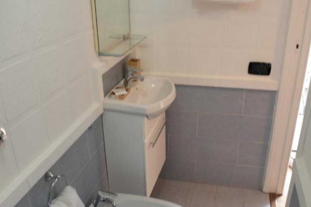 Photo of Bathroom in Molo Beverello