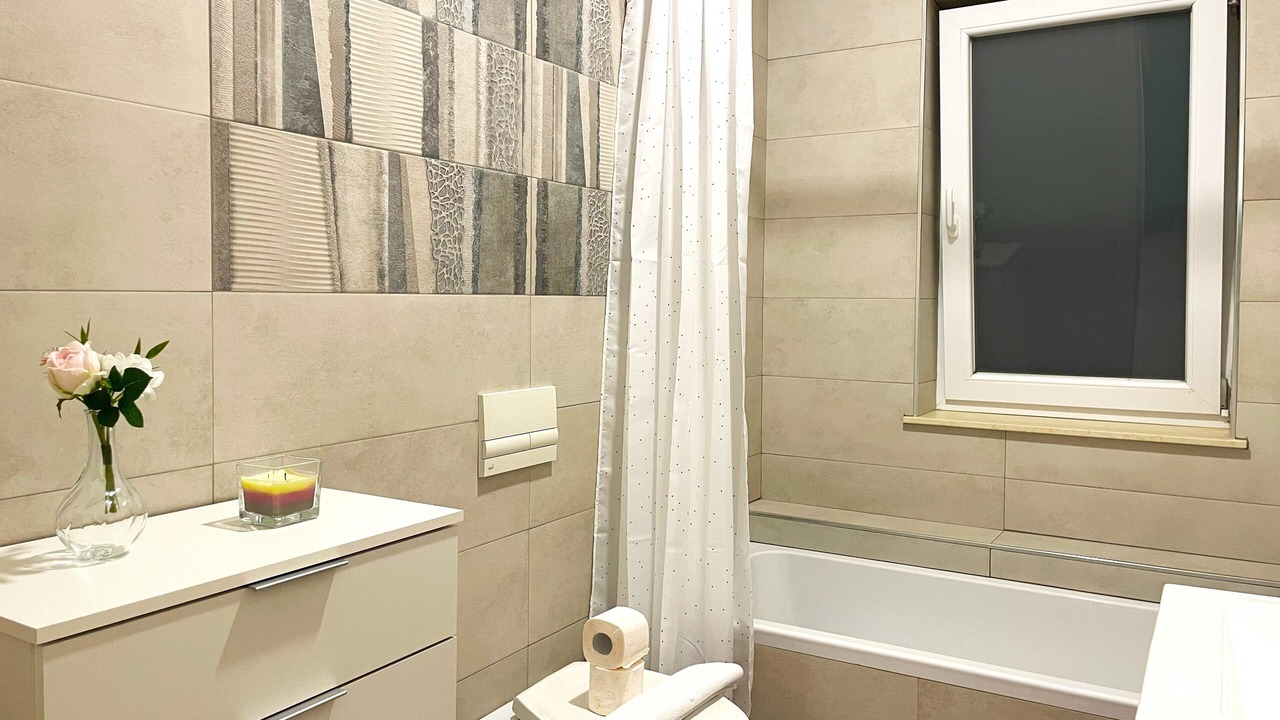 Photo of Bathroom in Tractorul