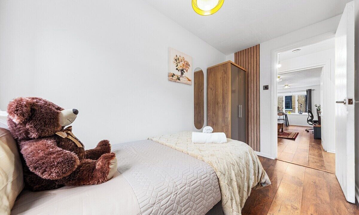 Photo of Bedroom in Island Gardens