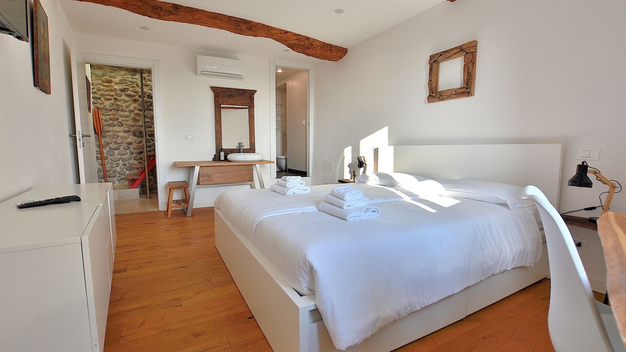 Photo of Bedroom in Calmasino