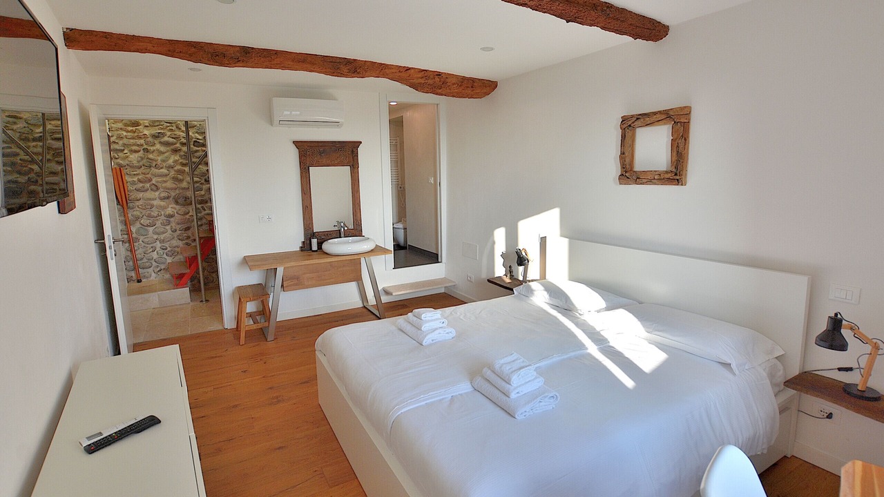 Photo of Bedroom in Calmasino