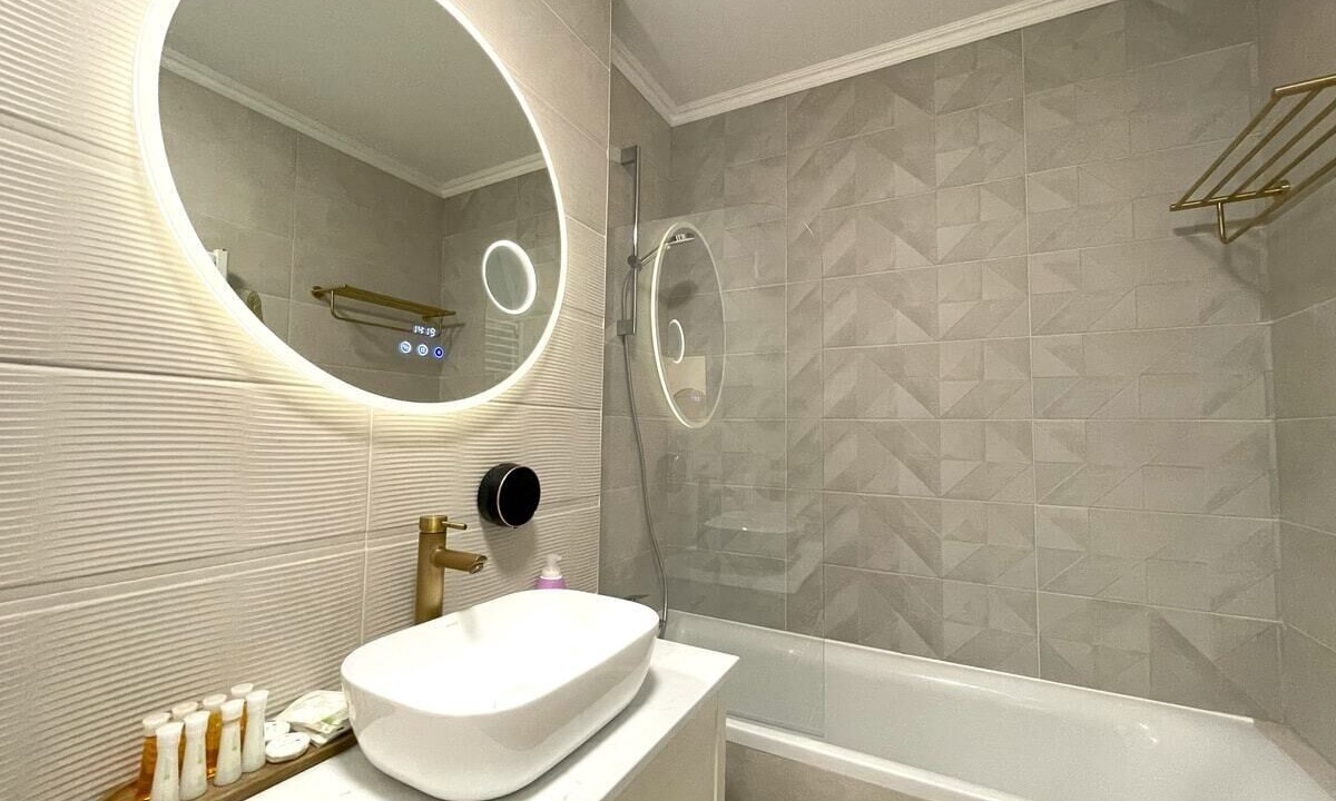 Photo of Bathroom in Tractorul