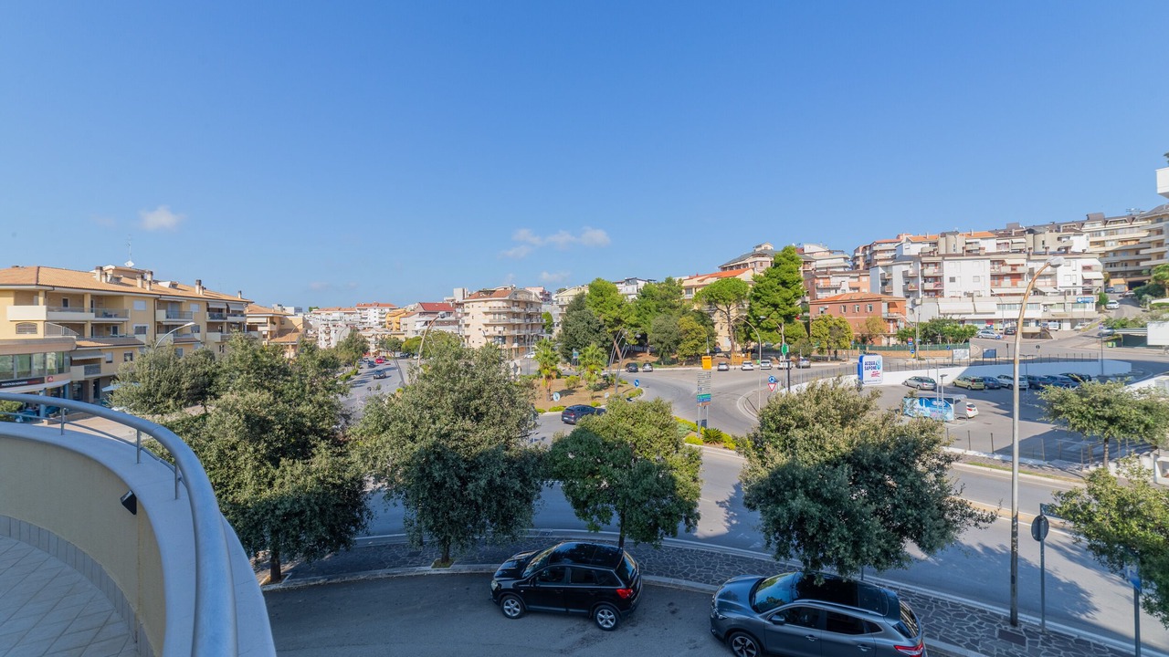 Photo of Others in Vasto