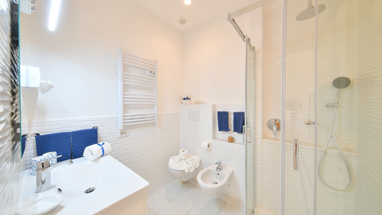 Photo of Bathroom in Forio