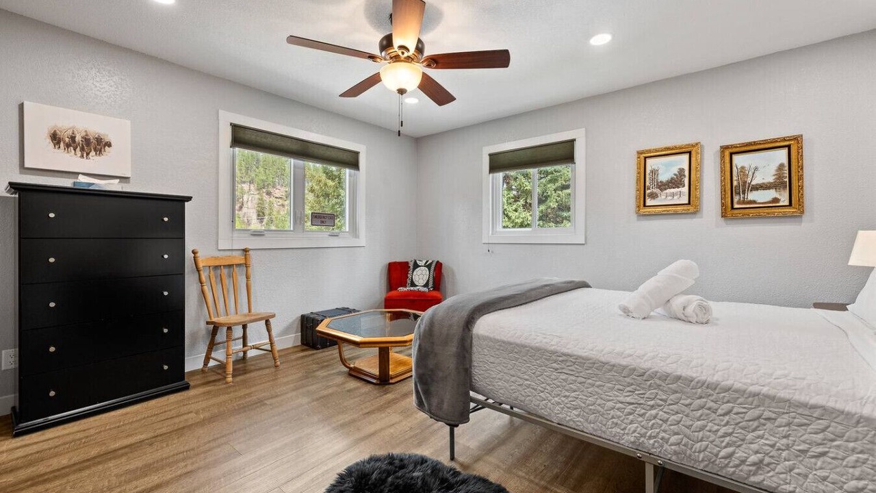 Photo of Bedroom in Rimrock