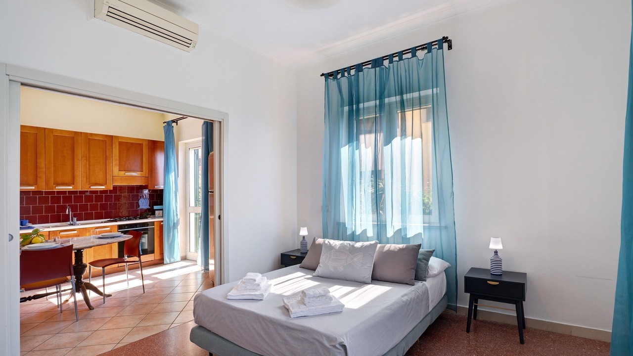 Photo of Bedroom in Meta