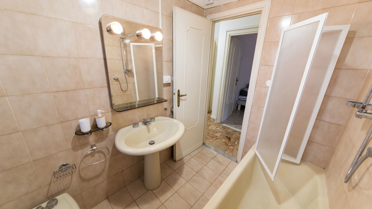 Photo of Bathroom in Aurelio