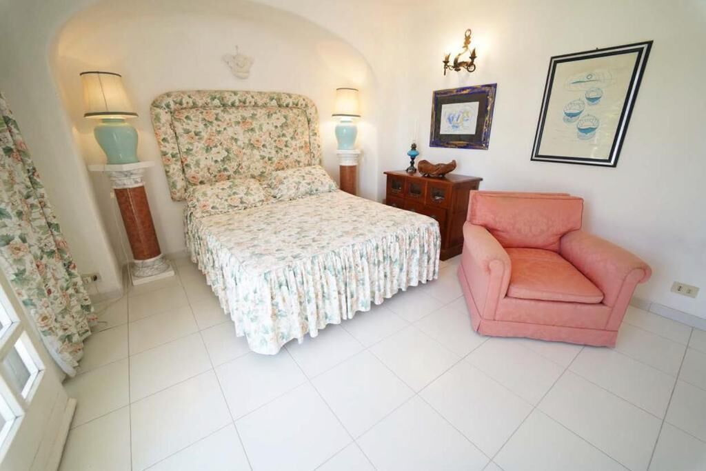 Photo of Bedroom in Forio