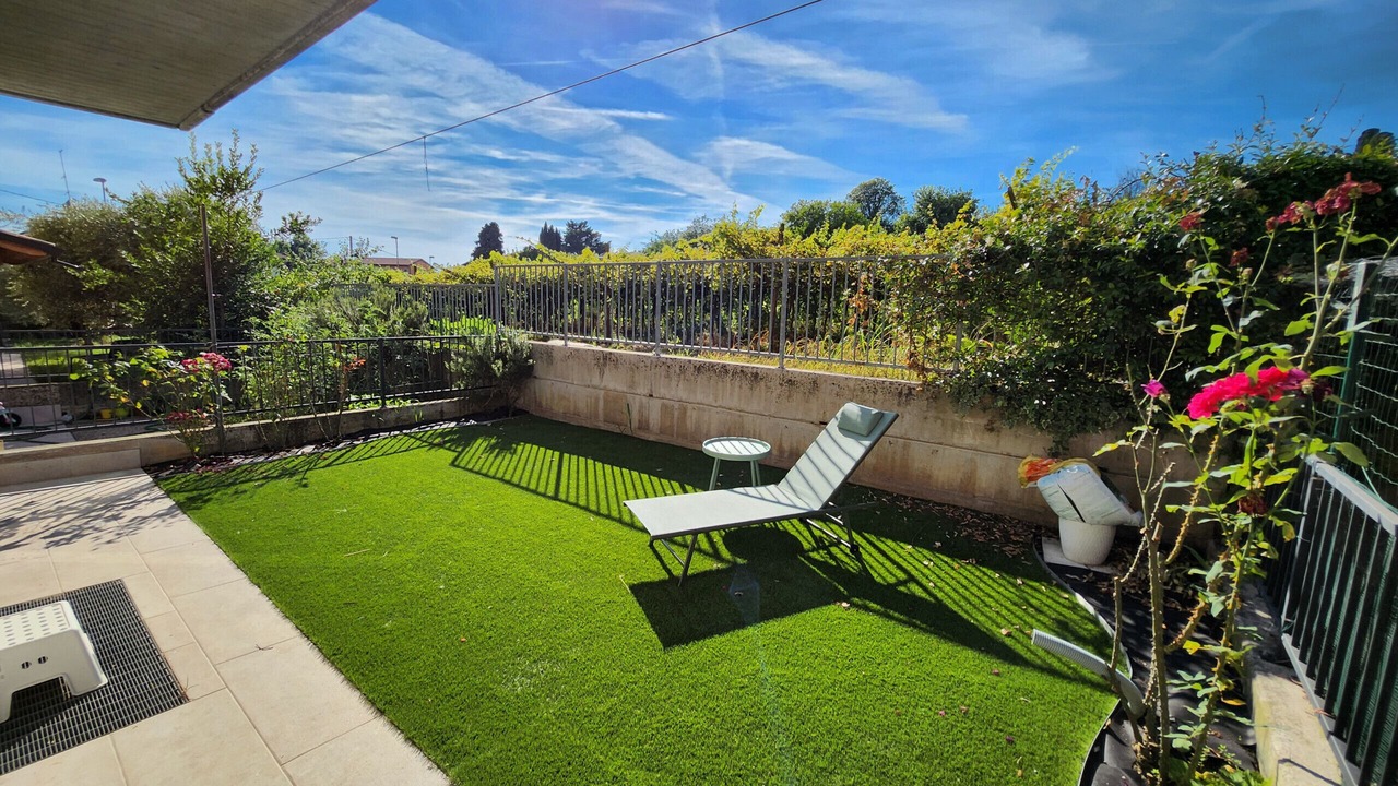 Photo of Outdoor in Sandra