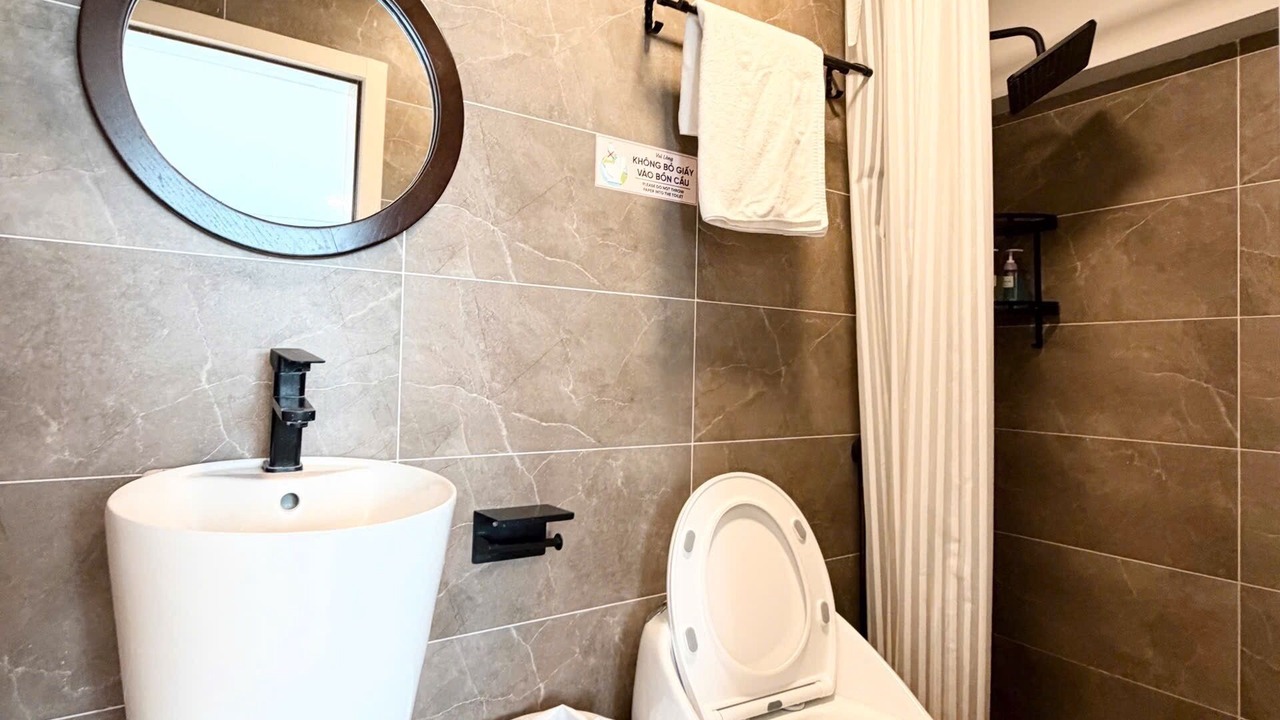 Photo of Bathroom in Tay Ho