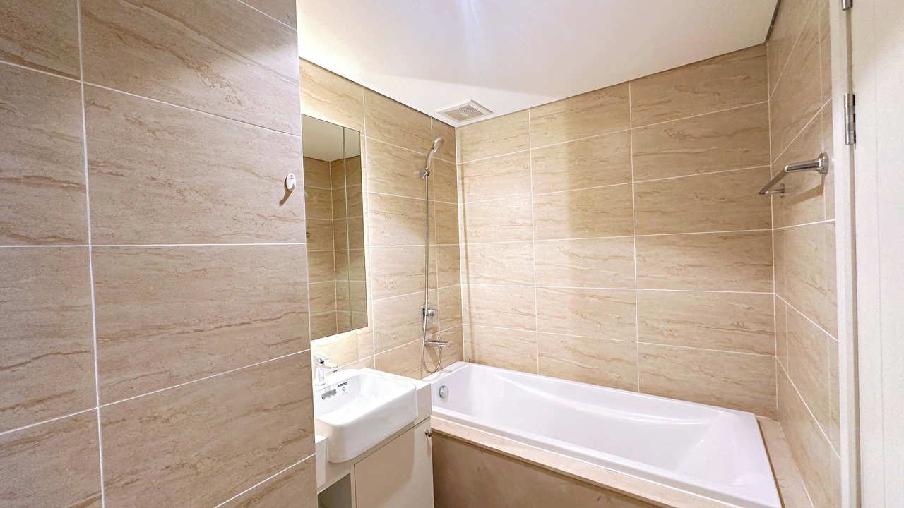 Photo of Bathroom in Trung Hoa Nhan Chinh
