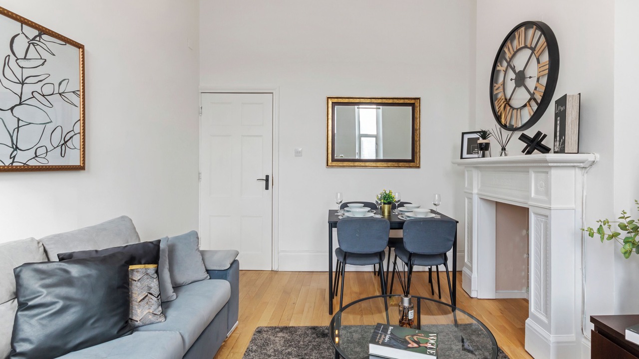 Photo of Livingroom in Acton