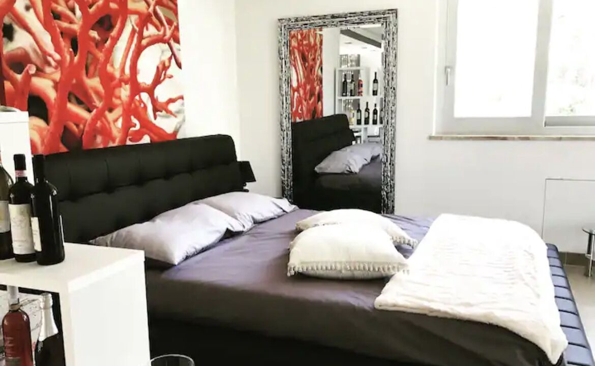 Photo of Bedroom in Latina Lido