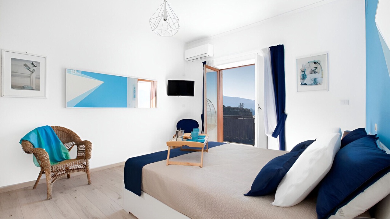 Photo of Bedroom in Meta