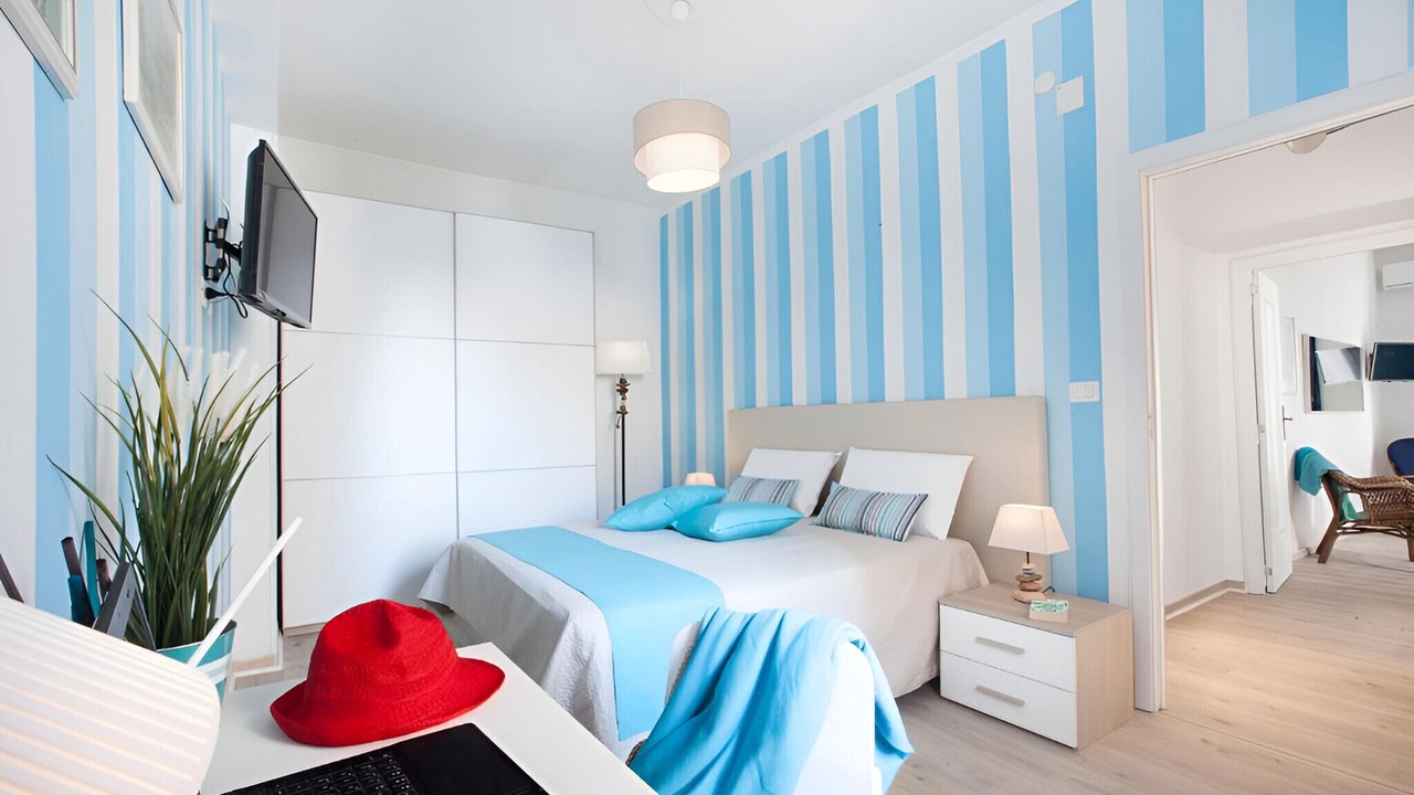 Photo of Bedroom in Meta