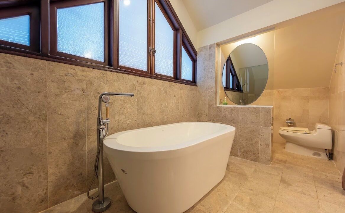 Photo of Bathroom in Ngu Hanh Son