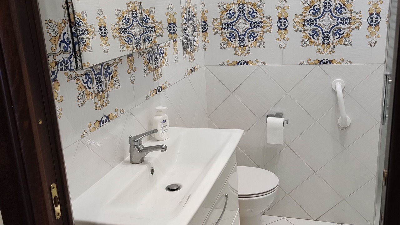 Photo of Bathroom in Naples