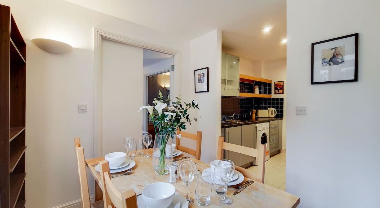 Photo of Others in Whitechapel