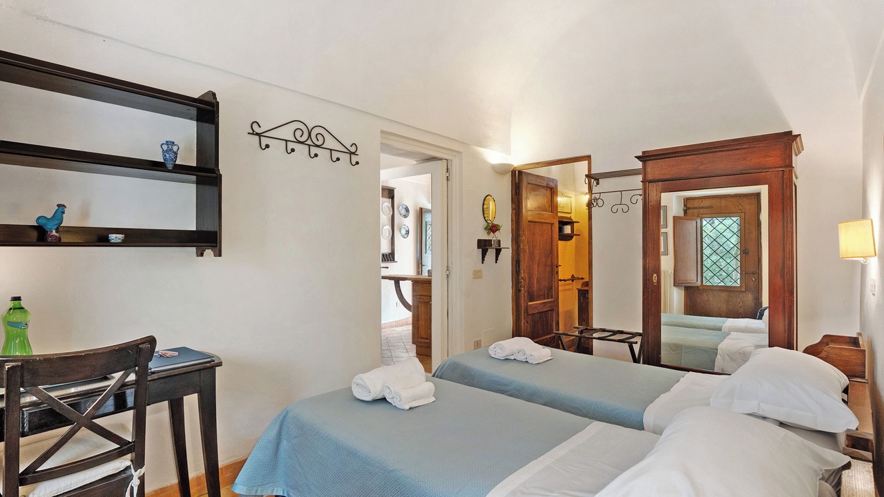 Photo of Bedroom in Meta