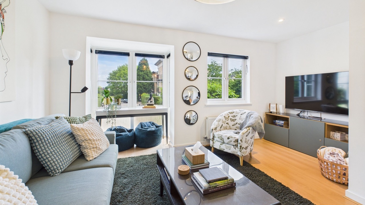 Photo of Livingroom in Ewell