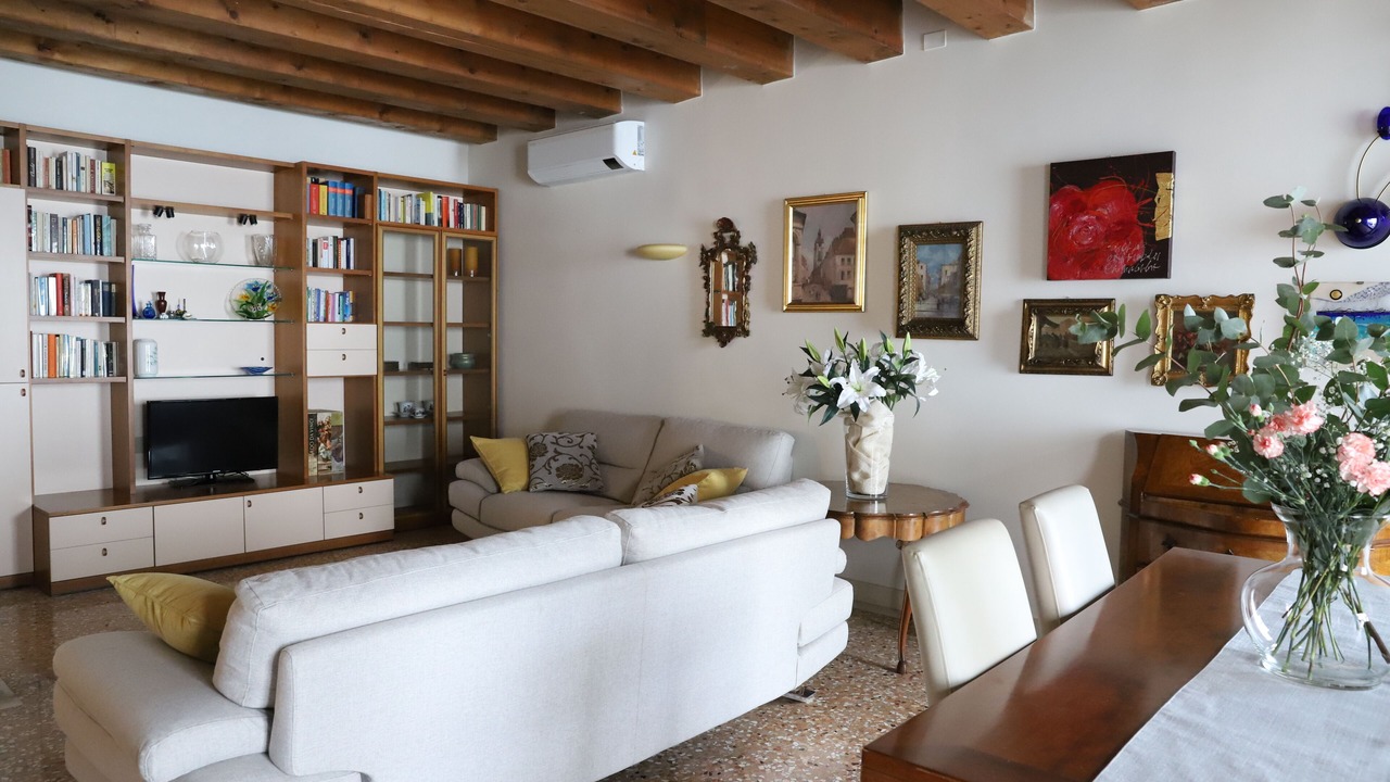 Photo of Livingroom in Historic Centre