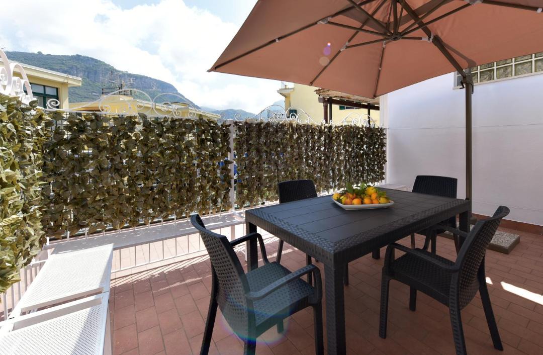 Photo of Patio Balcony in Meta