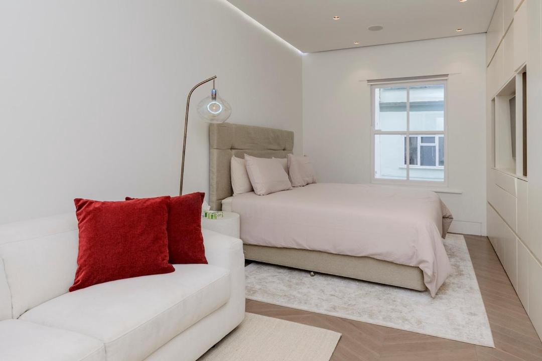 Photo of Bedroom in Lancaster Gate