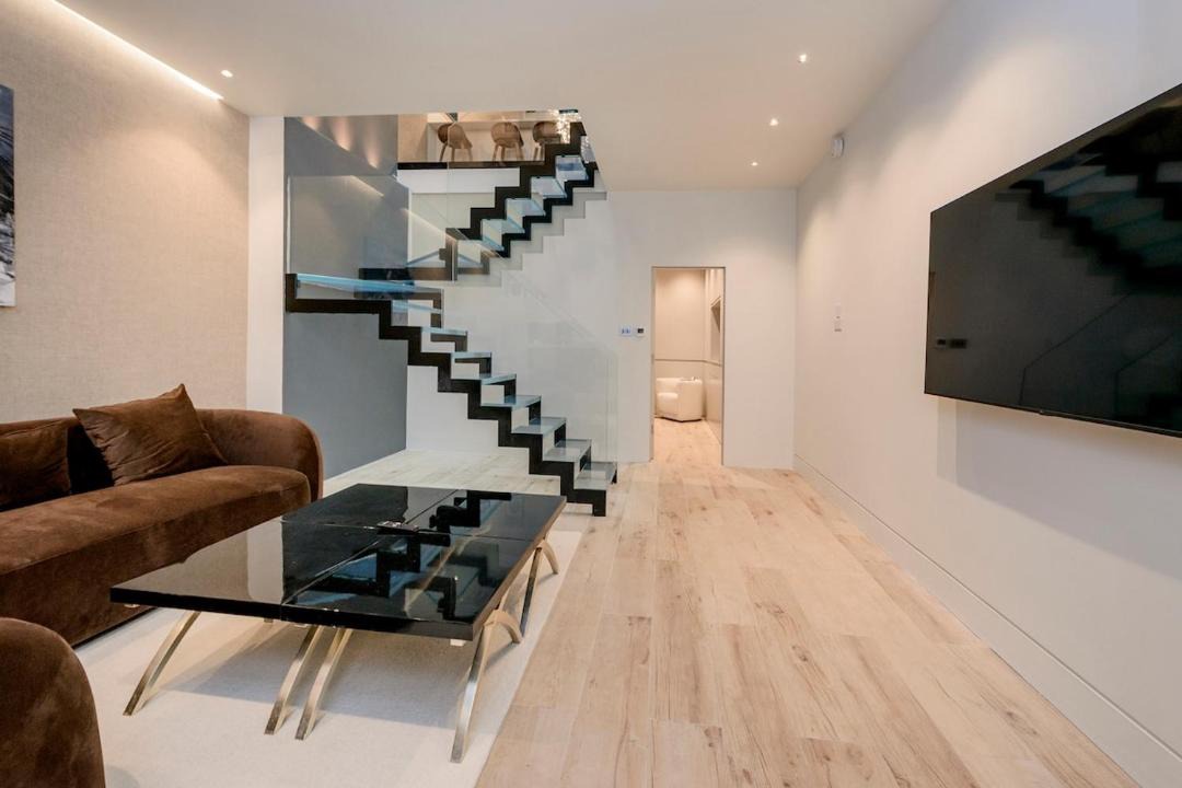 Photo of Livingroom in Lancaster Gate