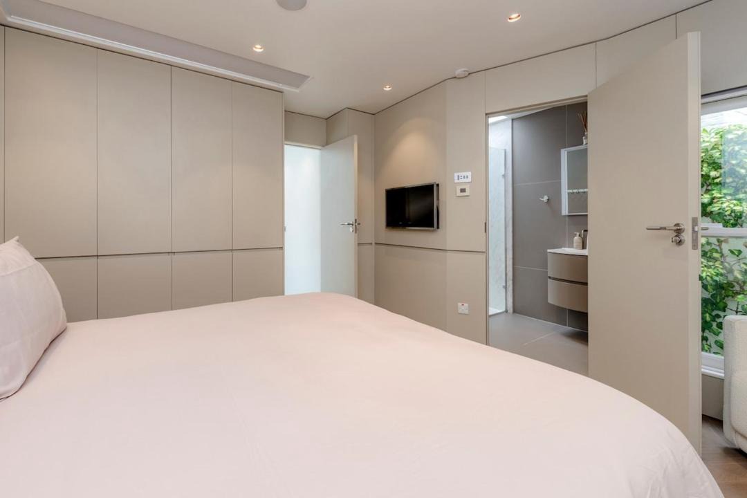Photo of Bedroom in Lancaster Gate