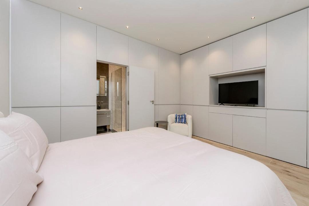 Photo of Bedroom in Lancaster Gate
