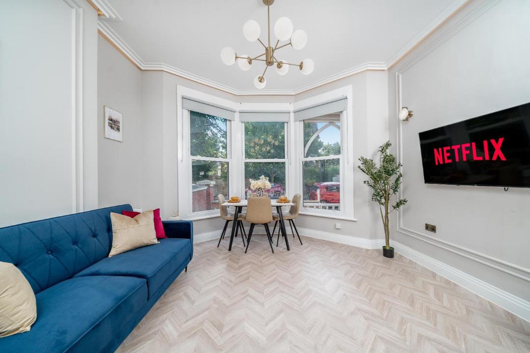 Photo of Livingroom in Acton