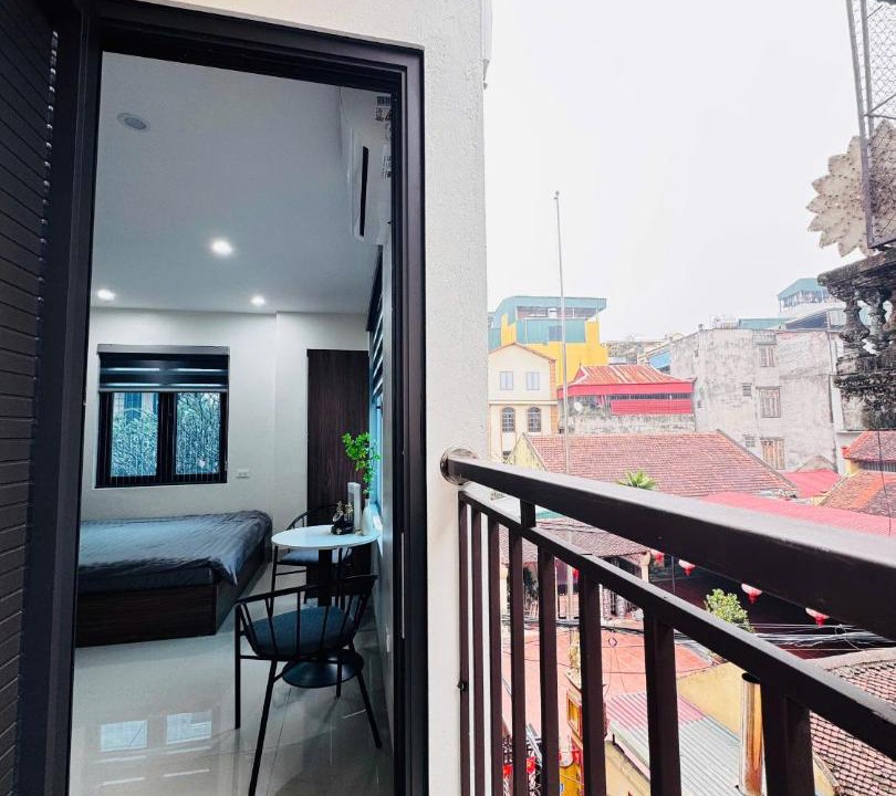 Photo of Patio Balcony in Trung Hoa Nhan Chinh