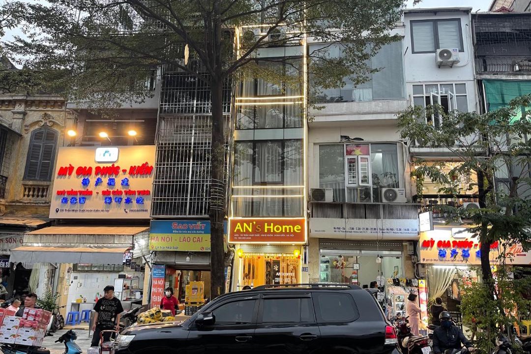 Photo of Others in Hang Buom