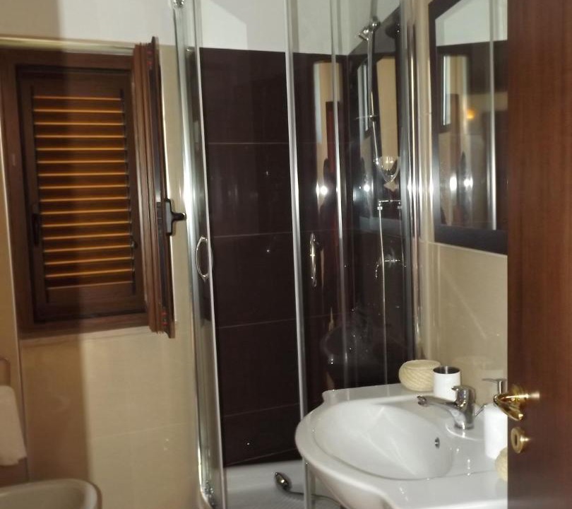 Photo of Bathroom in Rutino