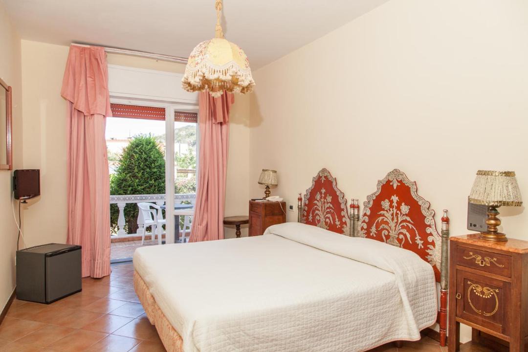 Photo of Bedroom in Forio